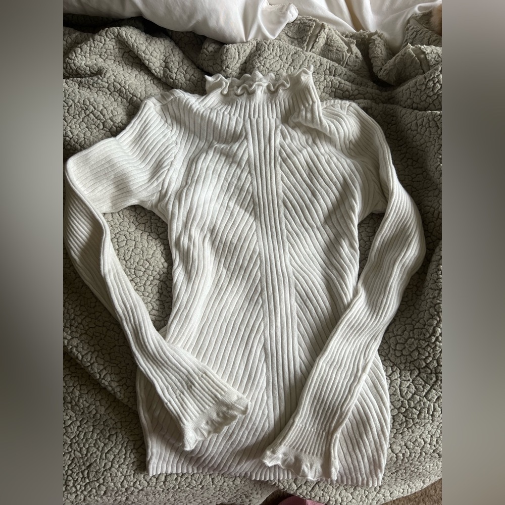 White Turtleneck, Size XS/S